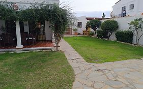 Chalet Junto Al Mar Con Jardin Privado